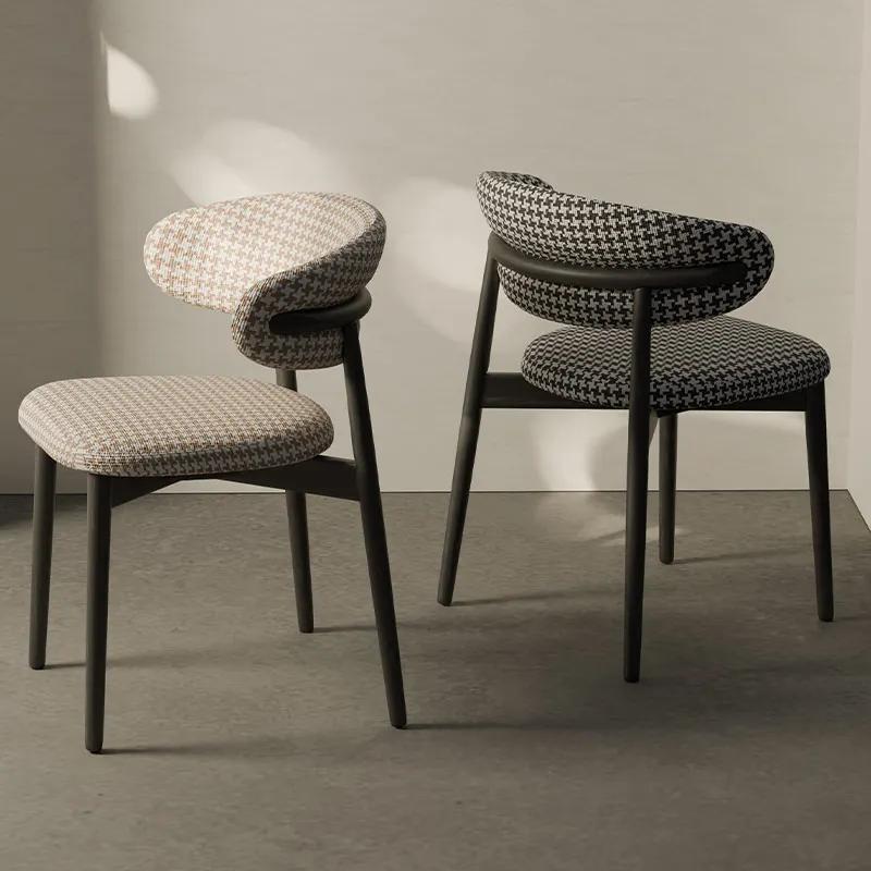 Chaise de salle à manger design rétro en bois massif, tabouret à dossier en tissu de style brochure 