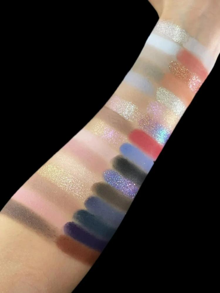 Qianyan Cheeryep 16 couleurs Palette d'ombres à paupières Rock Dream Core bleu foncé facile à porter