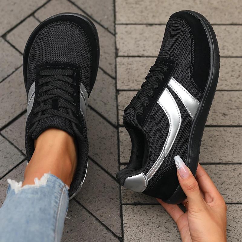 Chaussures pour femmes baskets bout large pieds nus décontracté large dernière mode toile noir plat 