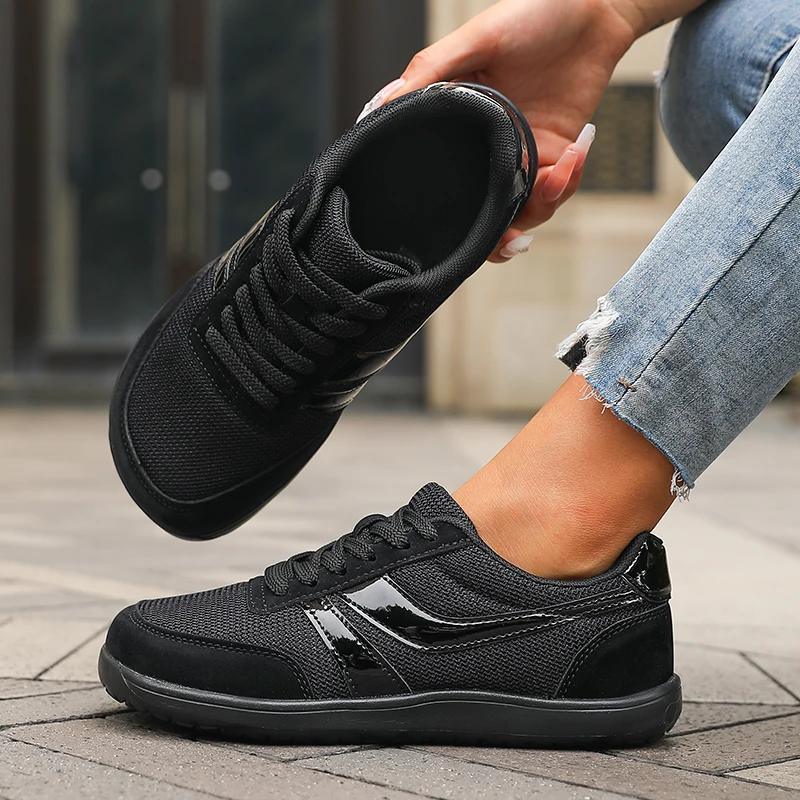Chaussures pour femmes baskets bout large pieds nus décontracté large dernière mode toile noir plat 