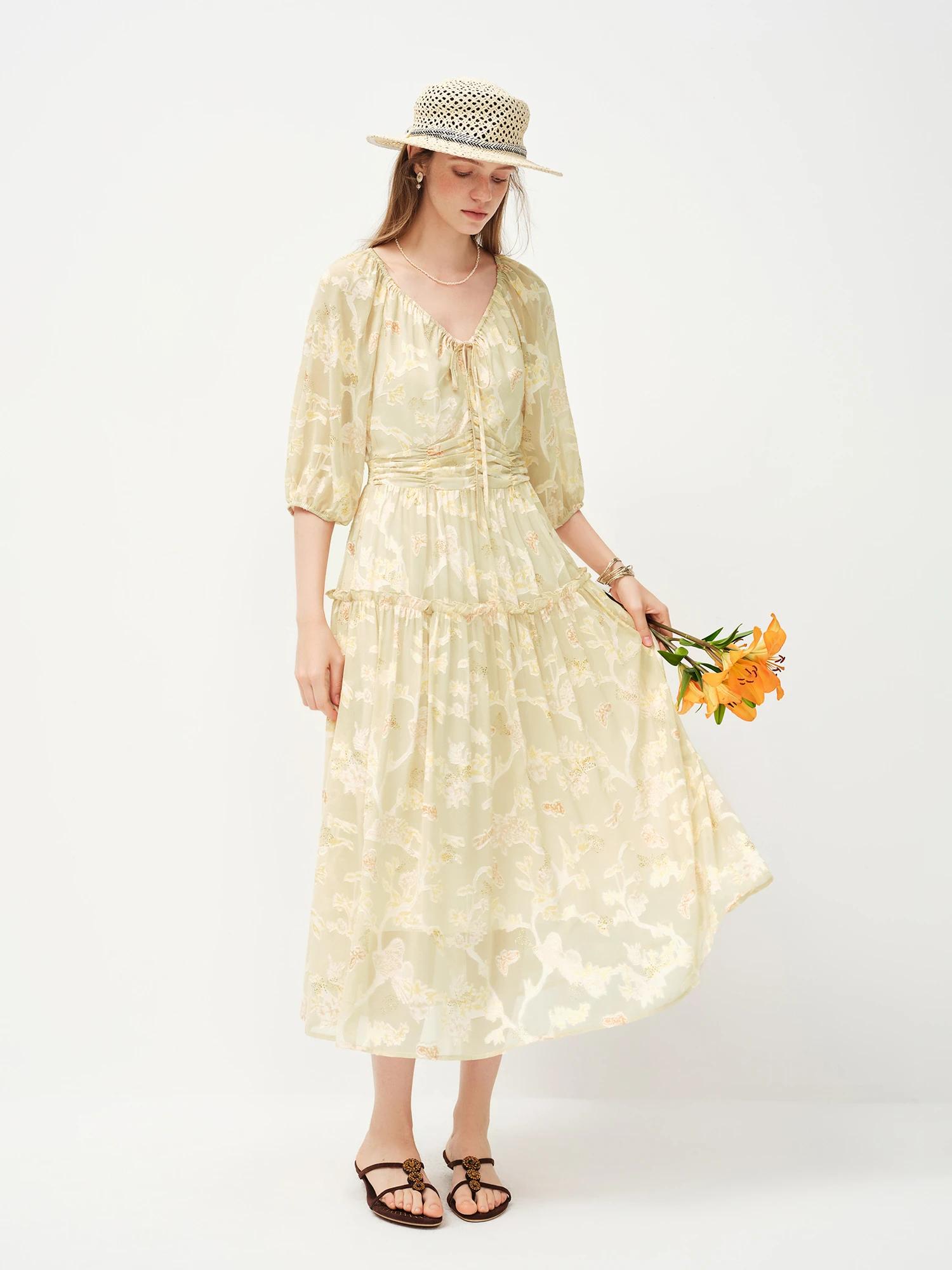 Robe florale brodée texturée éthérée pour femme FSLE 2026 - Longueur midi inspirée du muguet pour le