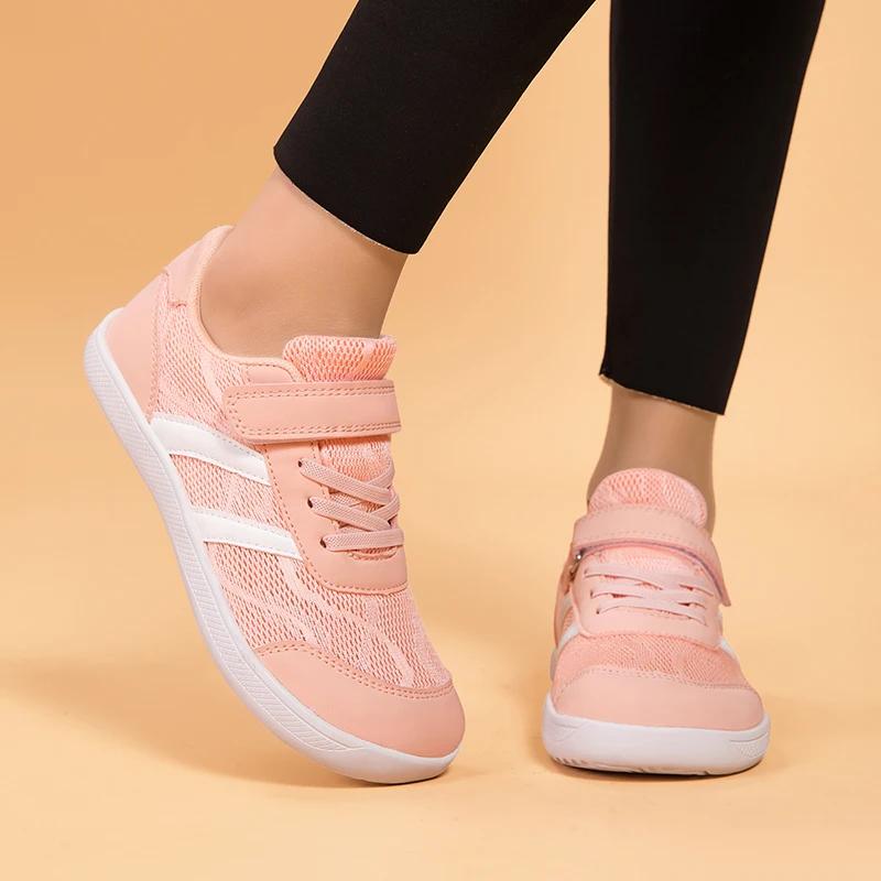 Nouveau modèle de chaussures de sport pour jeunes, chaussures à large ouverture, adaptées aux enfant