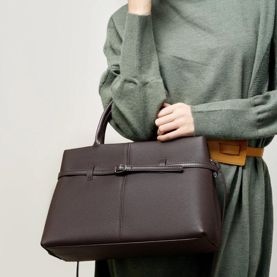 Sacs pour femmes 2025 en cuir véritable grande capacité bureau déplacement concepteur inspiré fourre