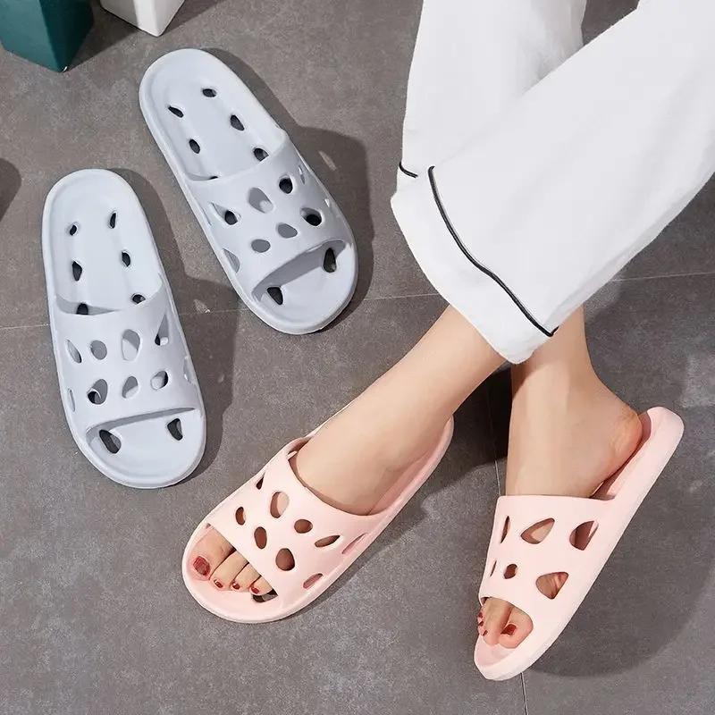 Pantoufles d'été en nuage pour femmes et hommes, tongs, sandales de plage, salle de bain, antidérapa