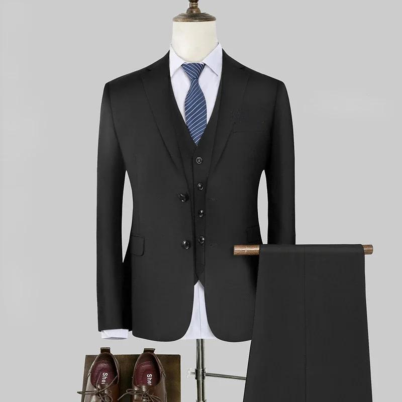 Costume uni élégant et formel pour homme, idéal pour les occasions professionnelles, mariages, récep