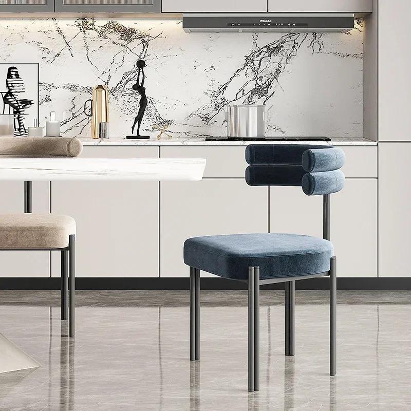 Chaise à dossier demi-périphérie, design d'inspiration italienne, parfaite pour la maison, les salon