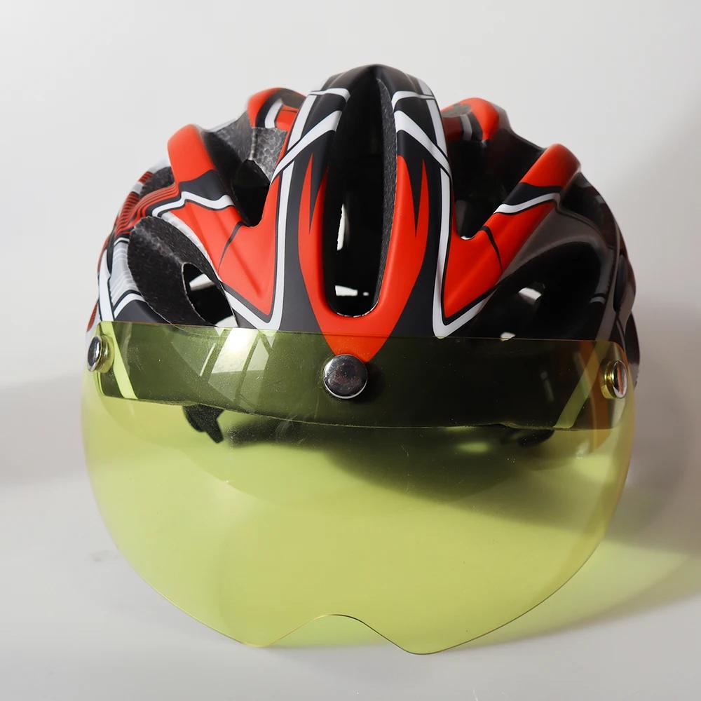 Casque de vélo avec visière transparente