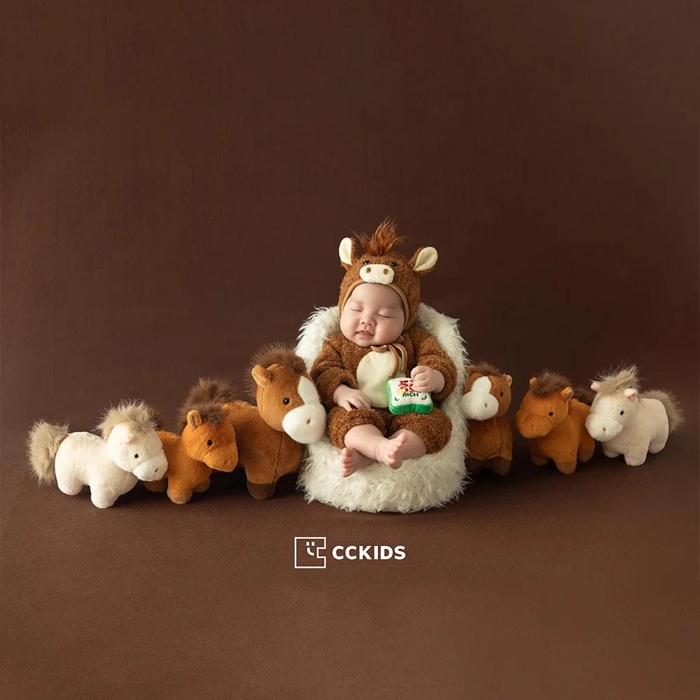 Accessoires de photographie nouveau-né sur le thème du cheval brun : Combinaison bébé + chapeau, pou