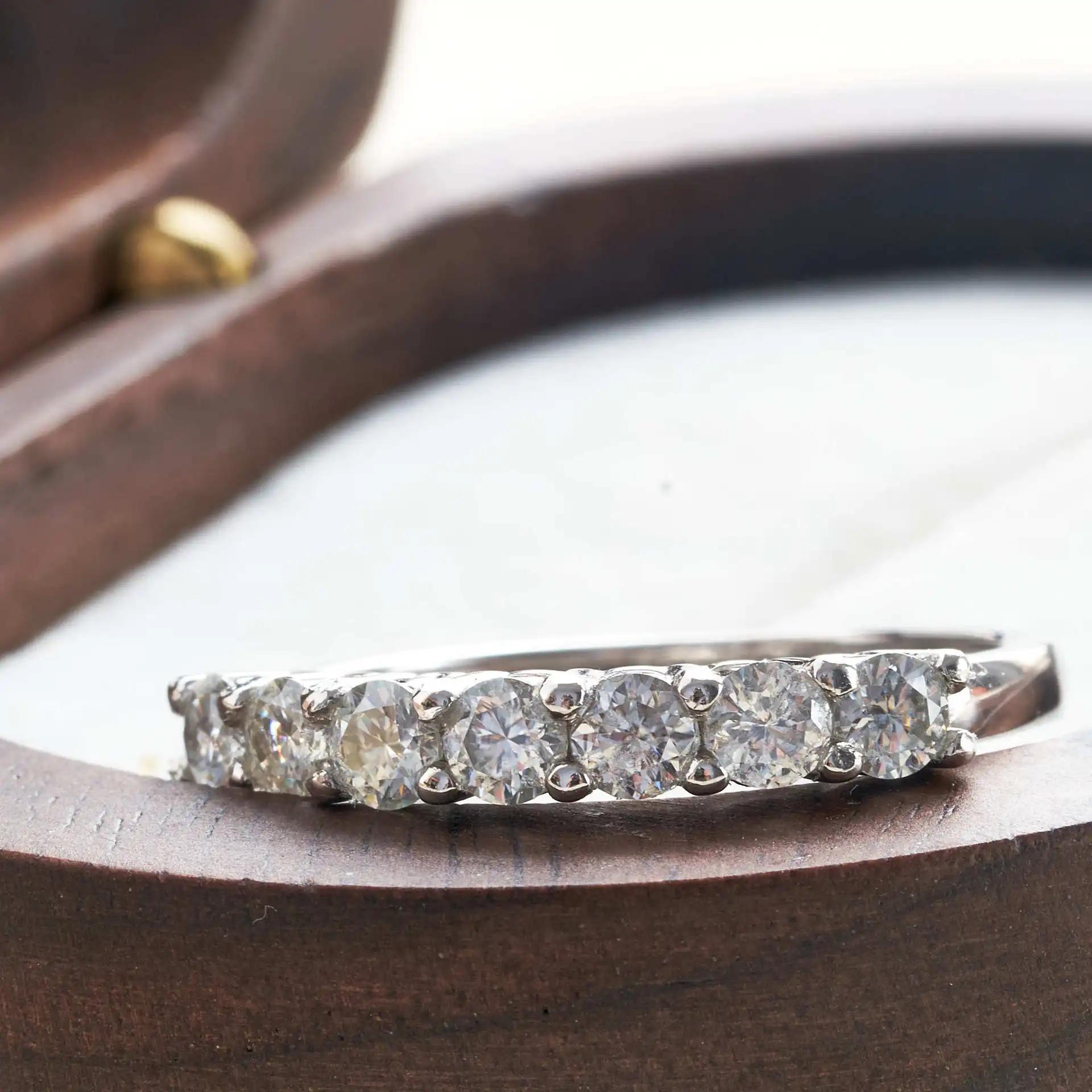 Bague ronde Moissanite en argent Sterling 0.7CT D couleur VVS1 EX, bague d'éternité pour femmes, fia