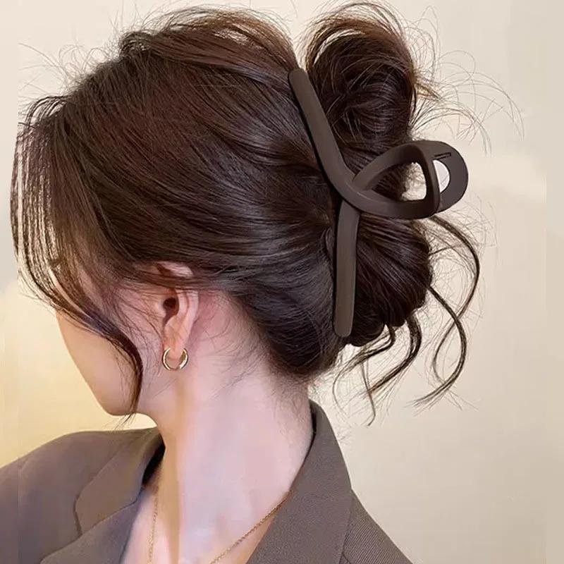 Grande pince à cheveux géométrique marron élégante pour femmes et filles, joli ornement capillaire,