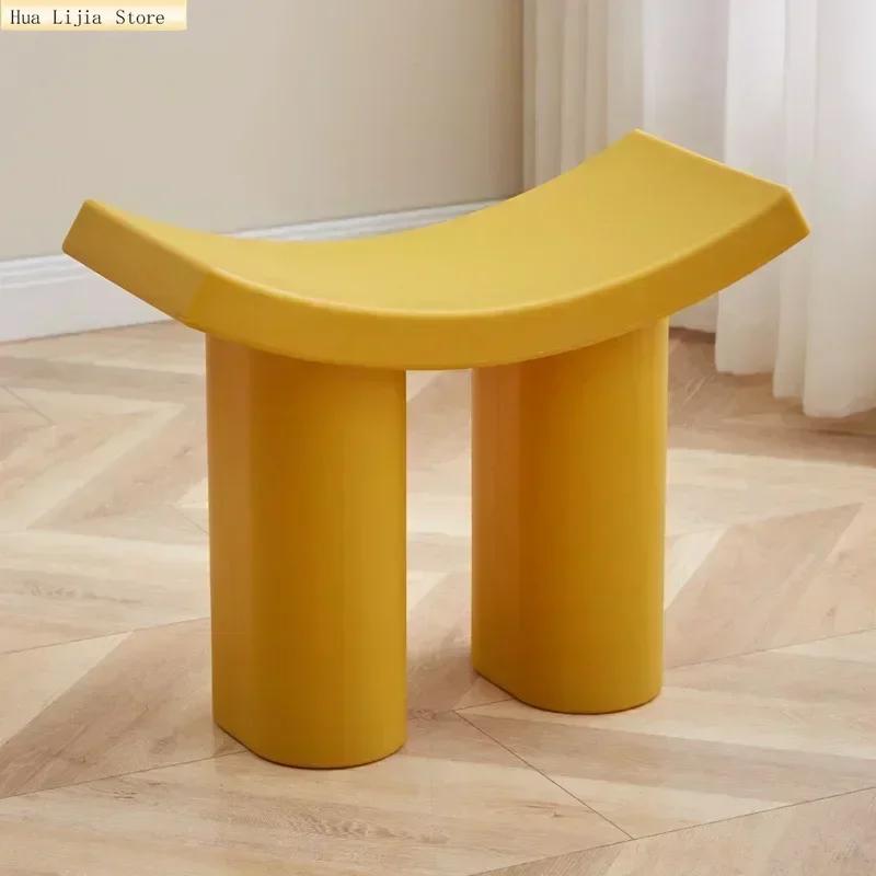Tabourets à langer en plastique pour salon, petit tabouret incurvé pour la maison, Table basse moder