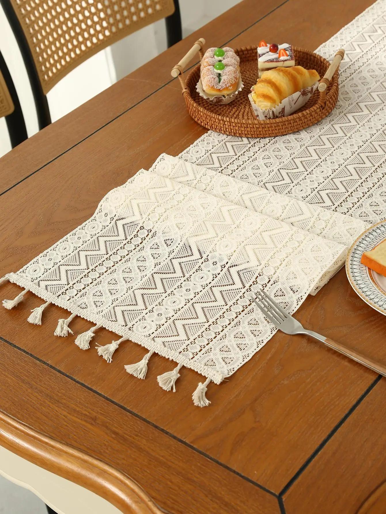 Chemin de Table Beige en dentelle et coton mélangé, tissu avec pompon pour décoration de Table basse