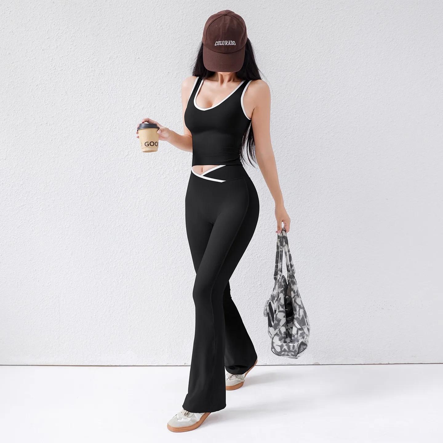 Ensemble CrossFlow pour femme : haut dos ouvert et short de 8 po avec coupe second-skin et bordure d