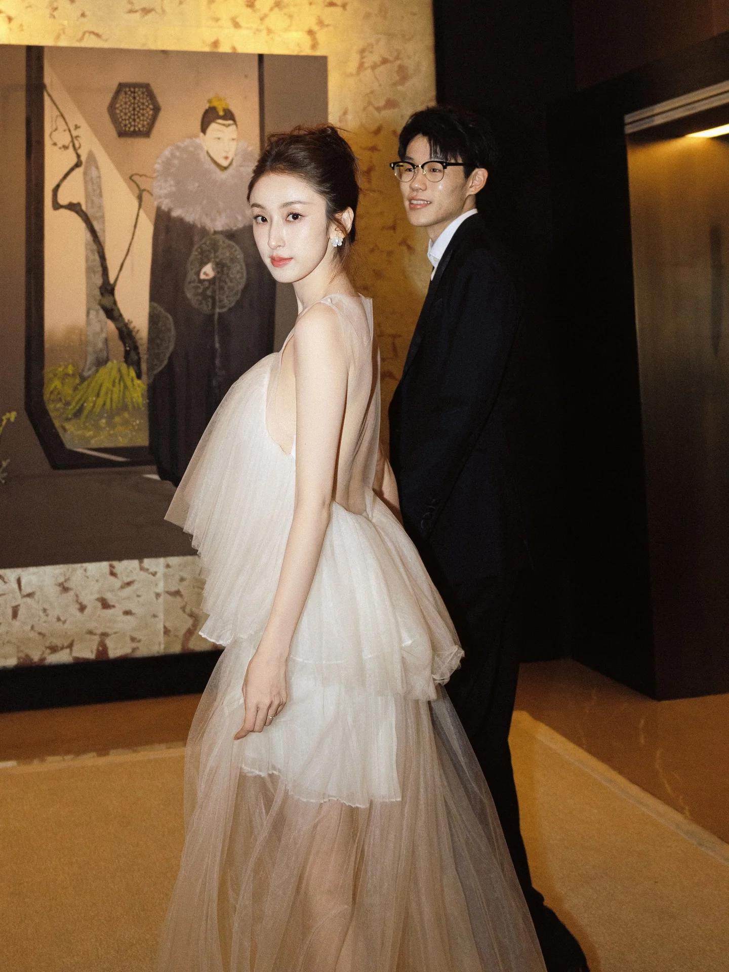 Robe de soirée longue en tulle bouffant à motifs floraux, sexy, dos nu, avec appliques florales, cou