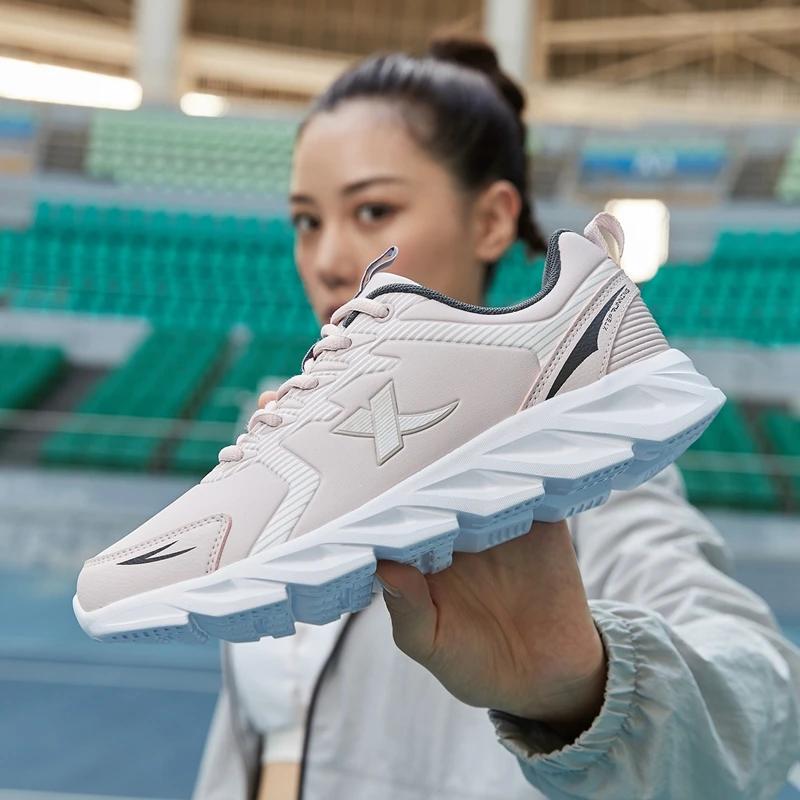 Xtep chaussures de course antidérapantes chaussures de sport pour femmes souples en cuir supérieur A