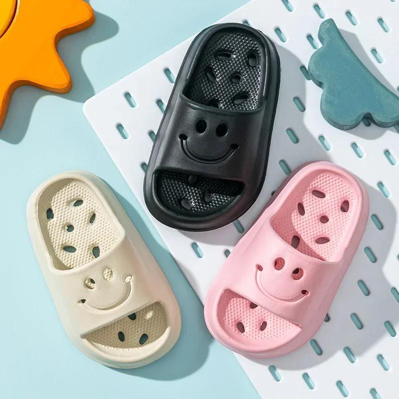 Pantoufles pour enfants garçons EVA visage souriant pantoufles de salle de bain été 2-14 ans fille a