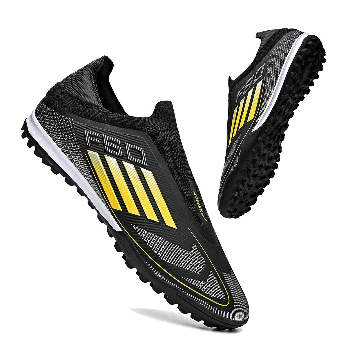 Les chaussures de football pour hommes de sport avec des clous cassés TF offrent une poignée super f