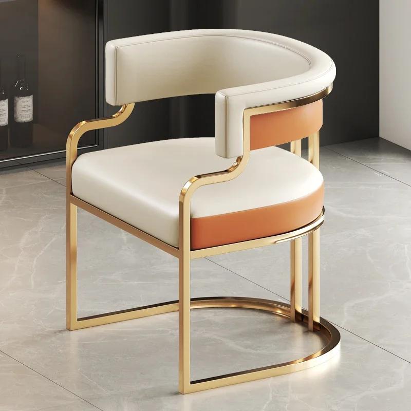 Chaises de salle à manger design beige avec pieds dorés, chaises de canapé tendance, chaises de luxe