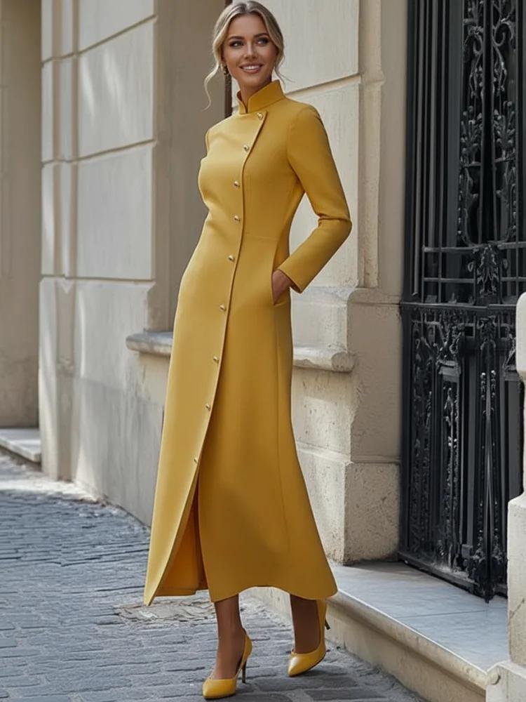 Robe longue boutonnée diagonale à col mandarin jaune pour femme Freeacy, idéale pour les invitées de