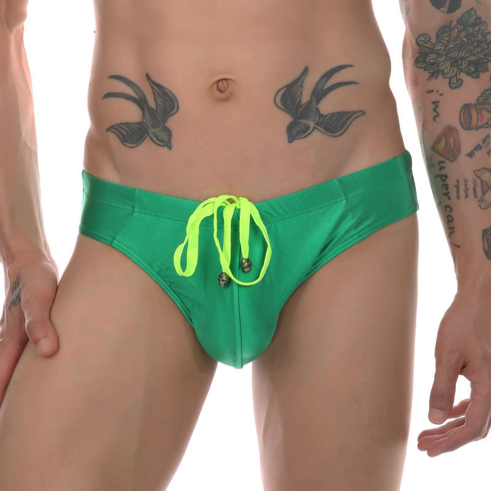 Maillot de bain homme : bikini sexy, slip de plage pour surf et sports aquatiques