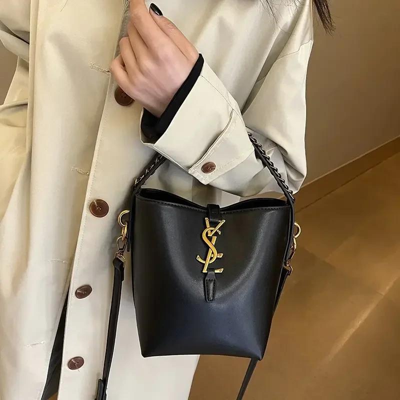 Nouvel Arrivage Sac Seau Tendance Femme Été 2026, Style Niche Luxe Léger, Sac Bandoulière Messager T
