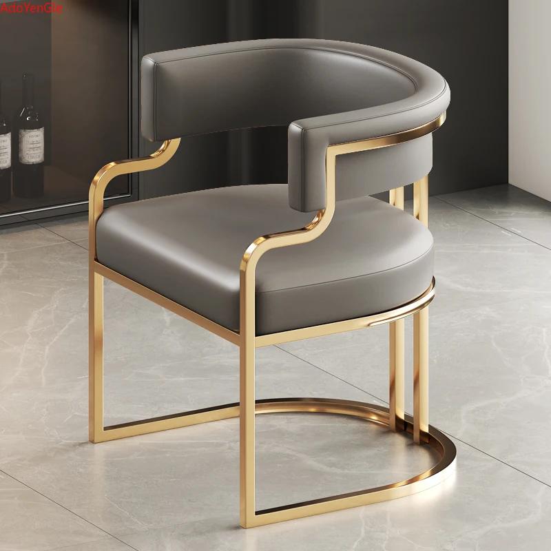 Chaises de salle à manger design beige avec pieds dorés, chaises de canapé tendance, chaises de luxe