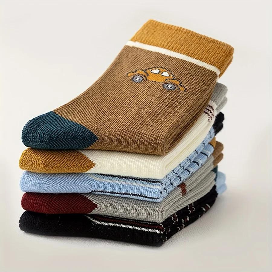 5 paires de chaussettes de sol pour enfants avec rayures de dessin animé et motifs de voiture, point