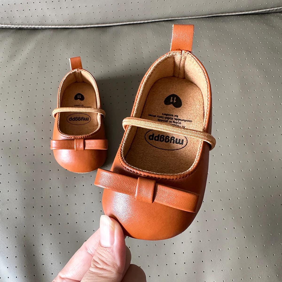 Nouvelles chaussures de bébé en cuir bébé garçon fille chaussures semelle en caoutchouc anti-dérapan