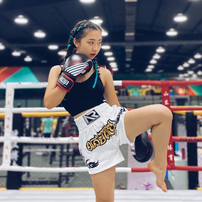 Short Muay Thai MMA brodé bon marché pour hommes femmes enfants entraînement boxe