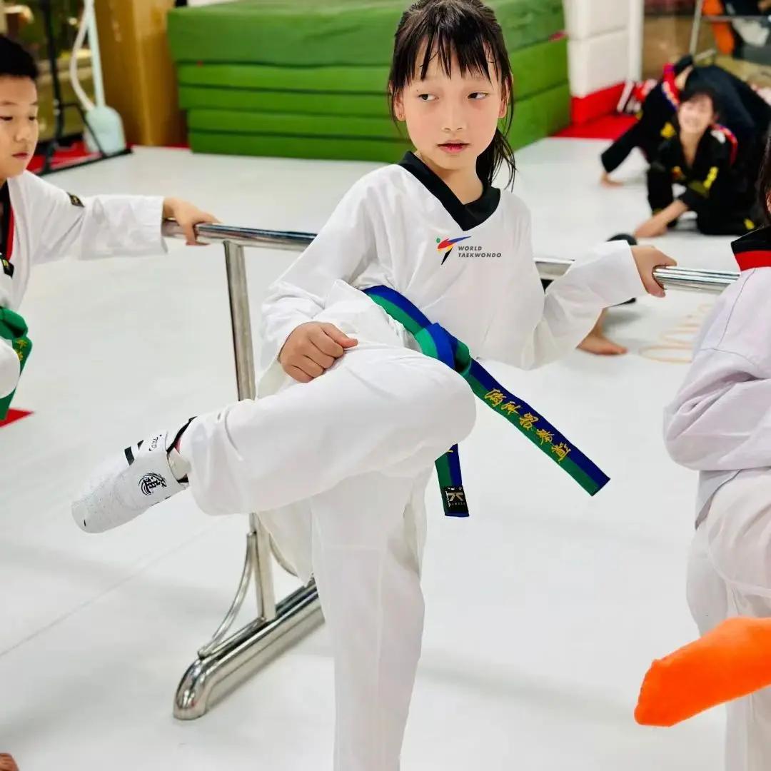 Uniformes de Taekwondo extensibles à séchage rapide, tailles 100-210cm disponibles pour enfants et a