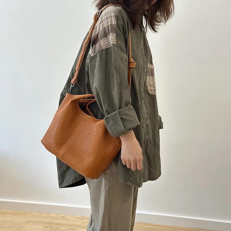 Sac à main pour femme Johnature 2026 Automne Nouveau en cuir véritable Sac rétro en cuir de vache so