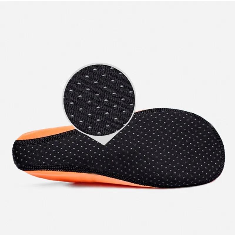 Une paire de chaussettes d'eau à séchage rapide unisexe, plusieurs couleurs, chaussures d'eau confor