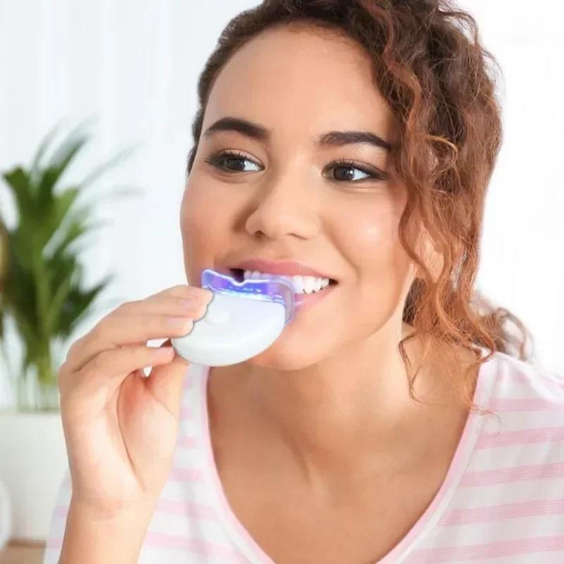 Kit de Blanchiment des Dents à Usage Domestique avec Lumière LED, Soins d'Hygiène Buccale, Brosse à