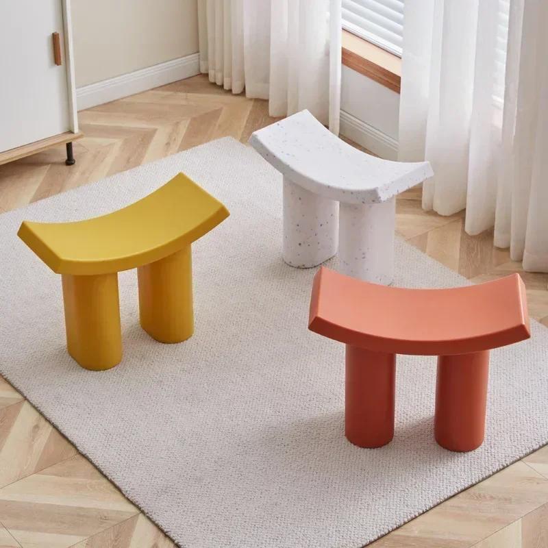 Tabourets à langer en plastique pour salon, petit tabouret incurvé pour la maison, Table basse moder