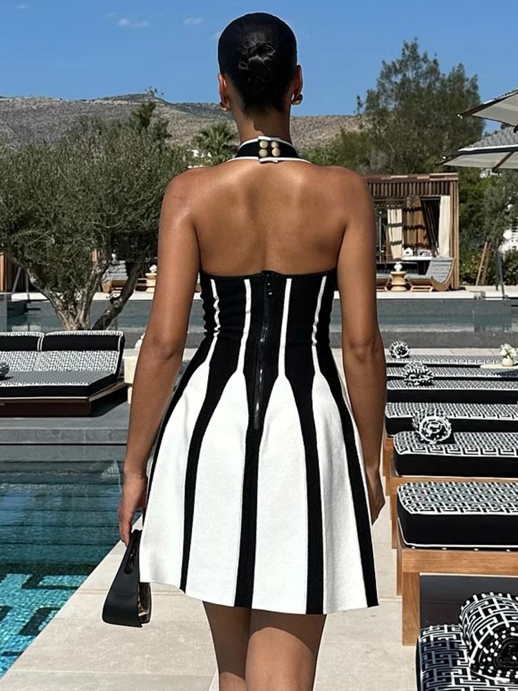 VC Jacquard licou robe courte noir et blanc rayures verticales sans manches col suspendu plissé tric