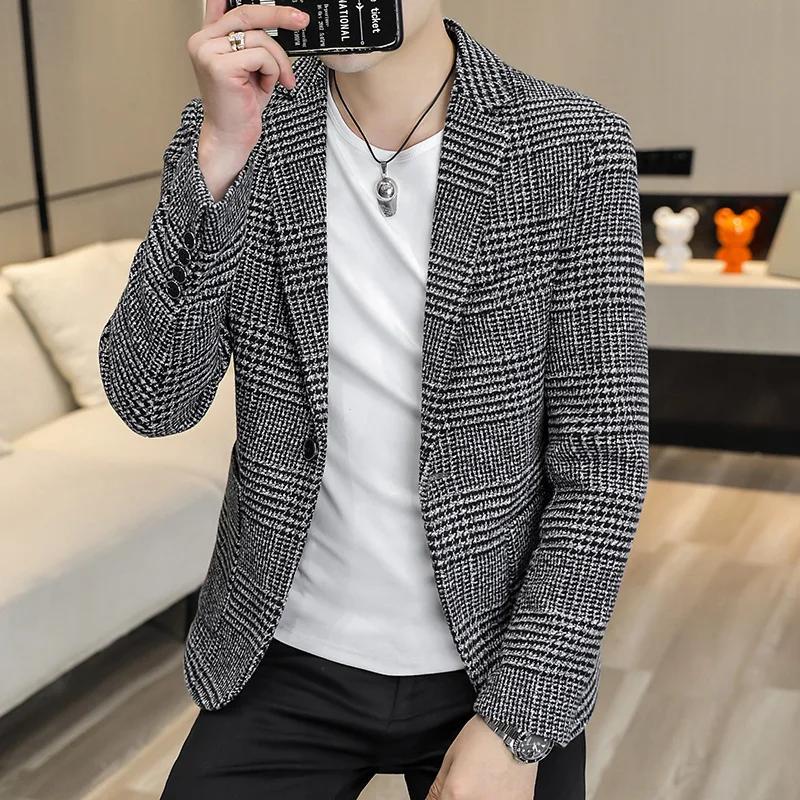 Petit costume à la mode pour hommes de haute qualité, haut ajusté de style coréen, costume simple à