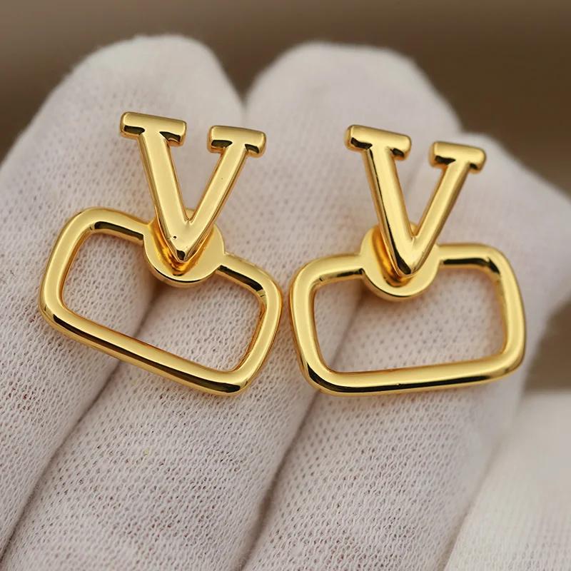 Nouveau Design de vue de luxe en métal lettre V boucles d'oreilles pour les femmes marque de mode ma