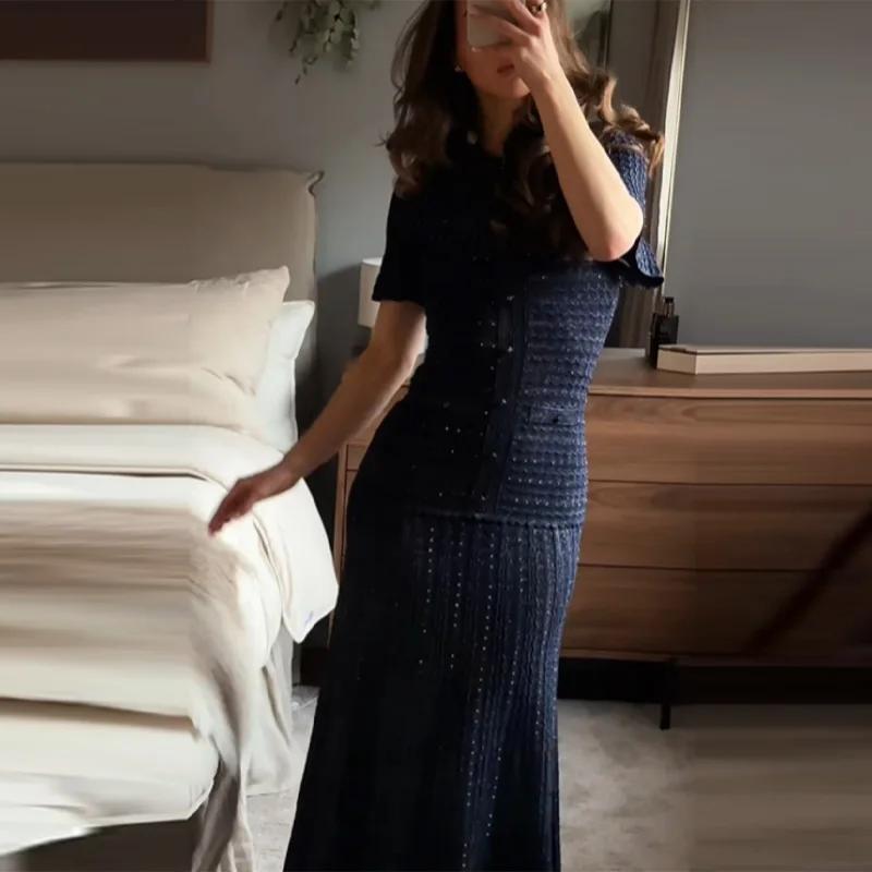 Robe longue moulante chic pour femme, style vintage texturé, coupe trapèze, manches courtes, boutonn