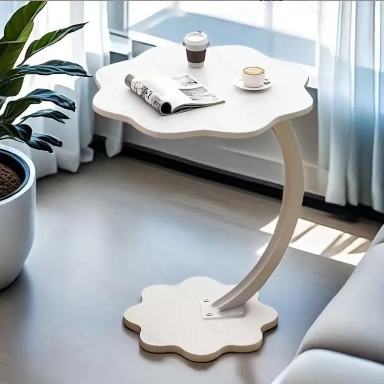 Table de chevet au design épuré, Table nuage pour balcon, Petite table à manger simple, Petit meuble
