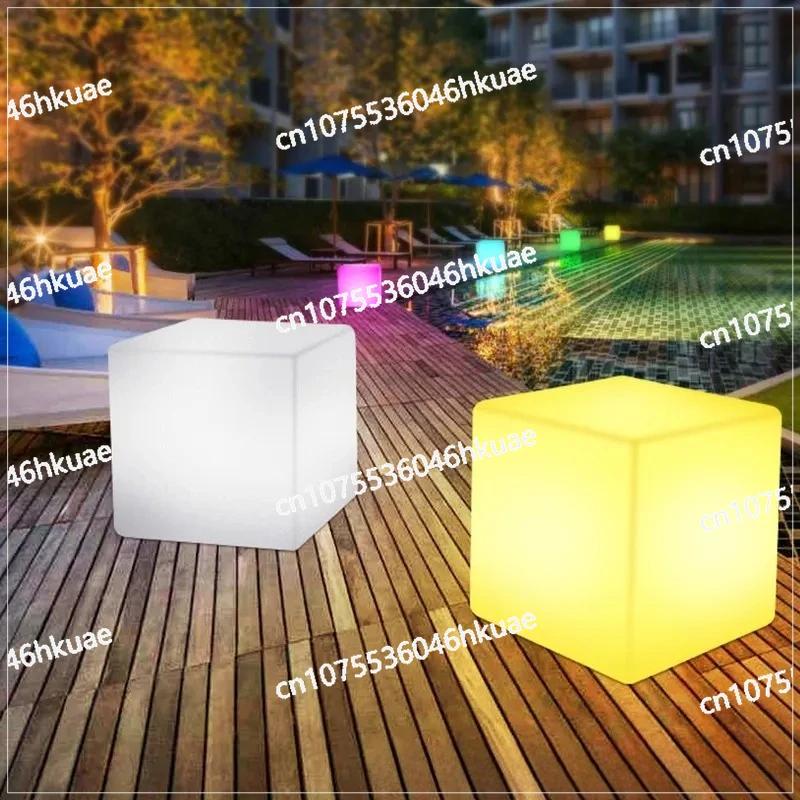 Tabouret carré lumineux solaire imperméable extérieur, meubles lumineux photovoltaïques KTV
