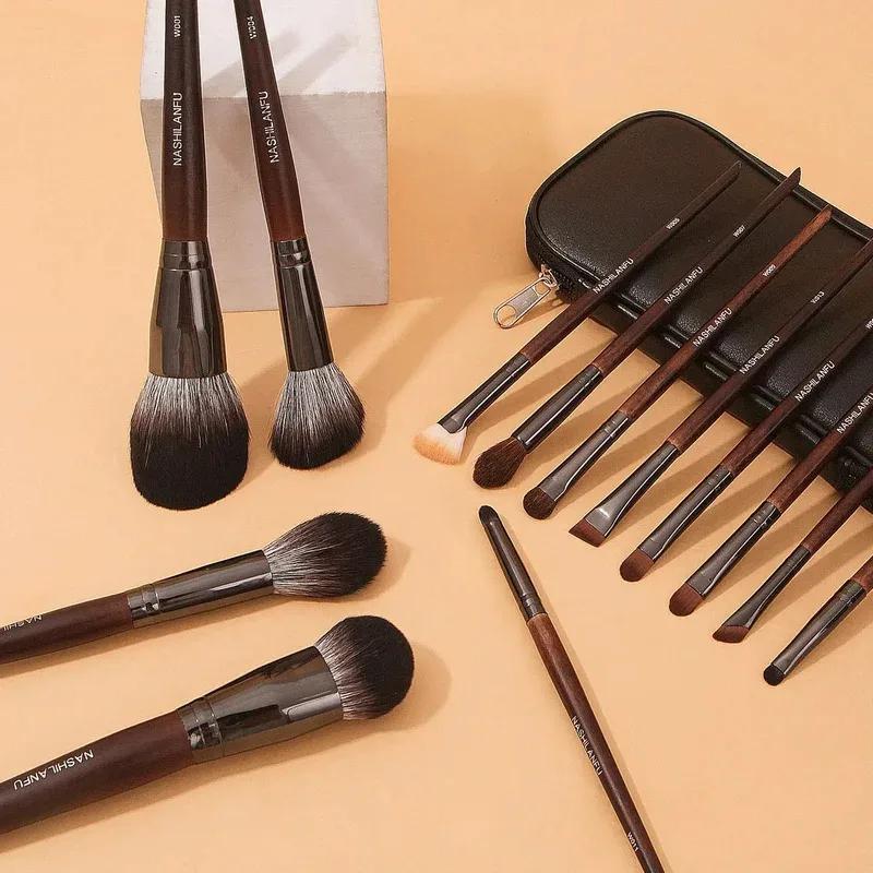Ensemble de pinceaux de maquillage en fourrure d'animal de qualité supérieure, manche en bois, fard