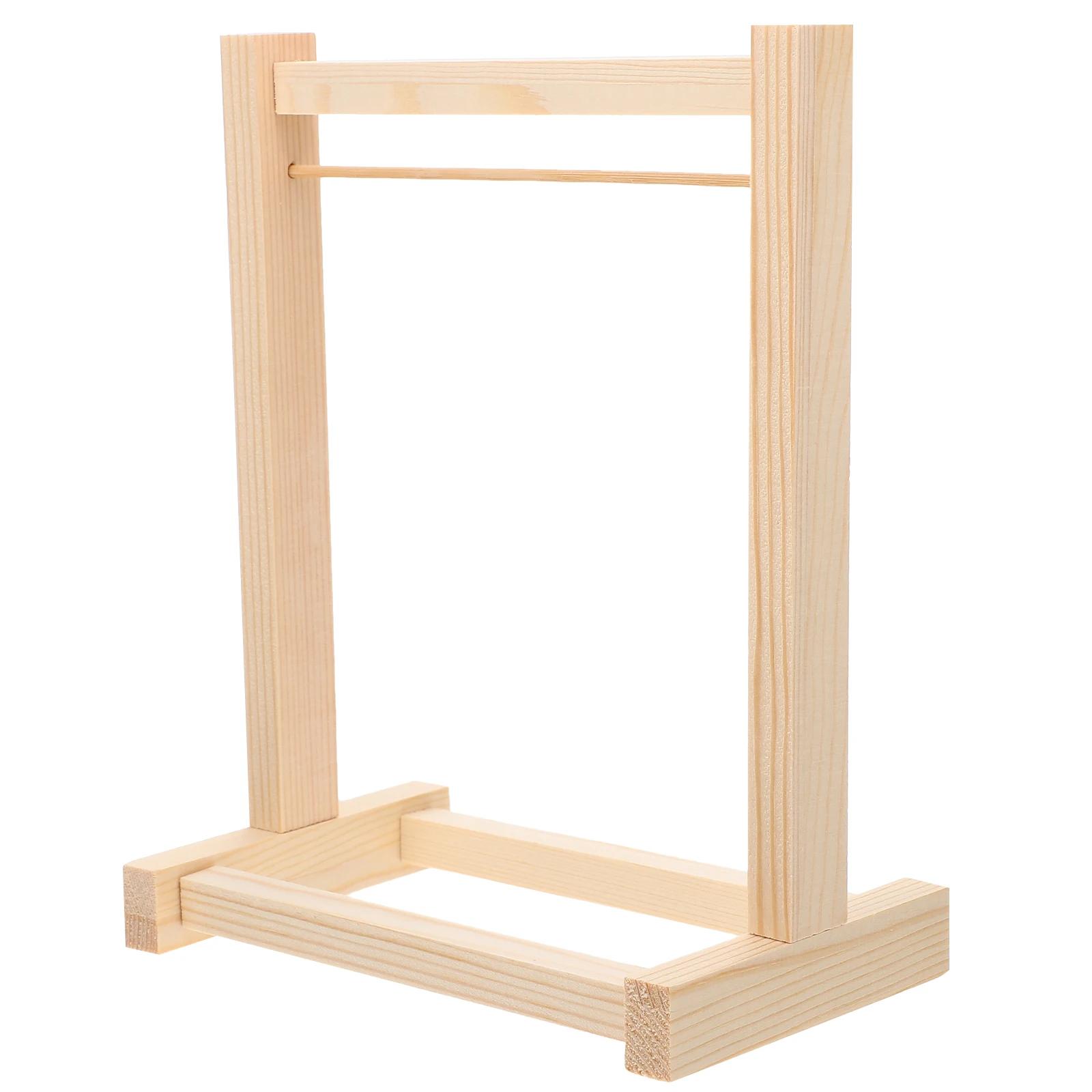 Cintre en bois pour jouets
