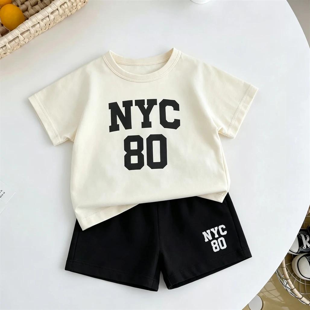 Ensemble de survêtement mode pour enfant : T-shirt noir et short d'été