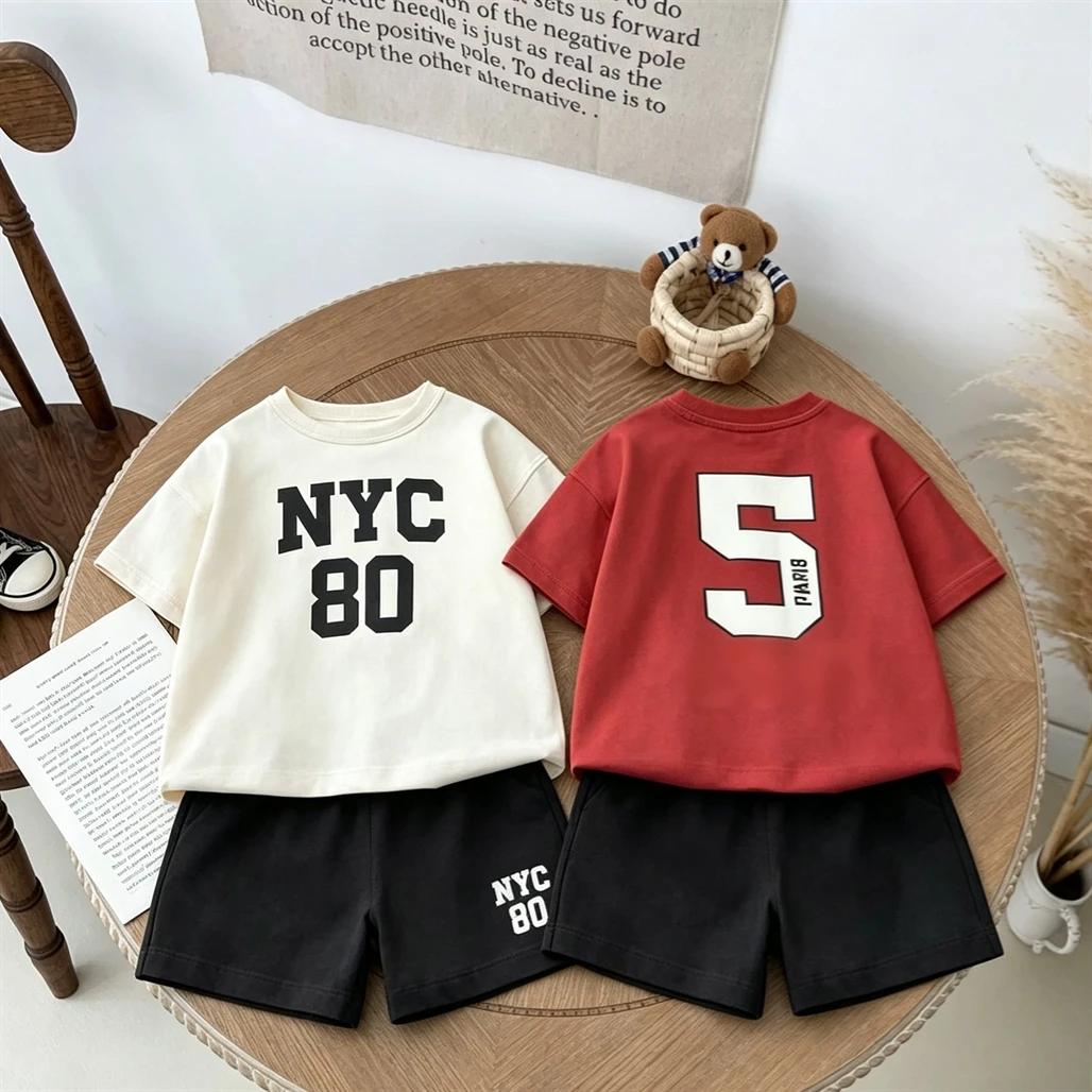Ensemble de survêtement mode pour enfant : T-shirt noir et short d'été