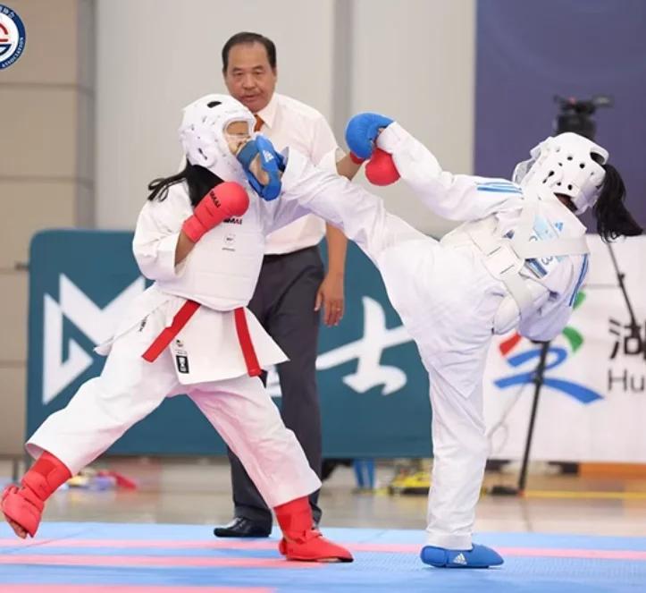 Protection de poitrine SMAI épaisse WKF pour karaté compétition sécurité torse liberté de mouvement matériaux durables respirants