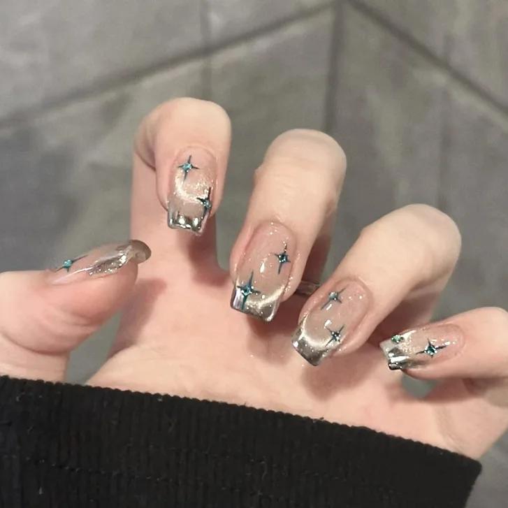 Faux ongles ronds courts