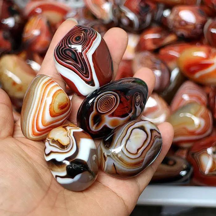 Pierre d'agate lisse naturelle, cristal de guérison, géode, spécimen minéral, décor artisanal de Mad