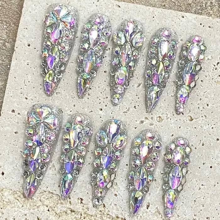 10 pièces Super Long Stiletto faux ongles conseils lumière de luxe à la main plein Flash diamant pre