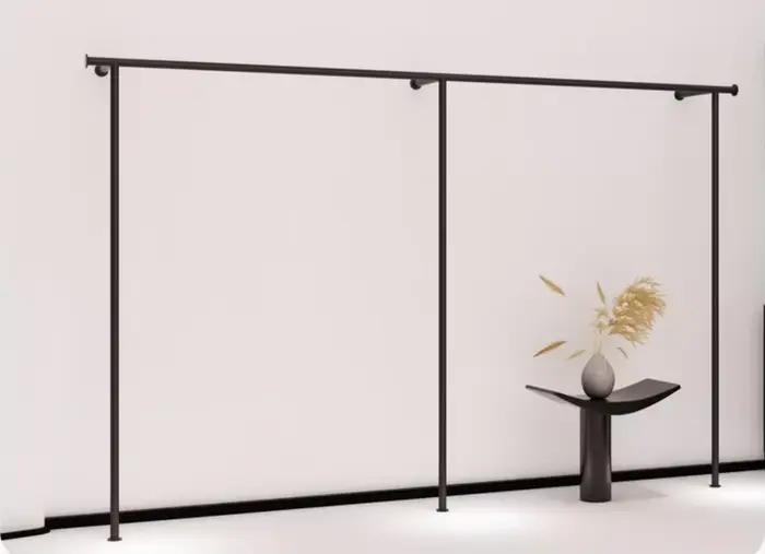 Présentoir mural pour magasin de vêtements
