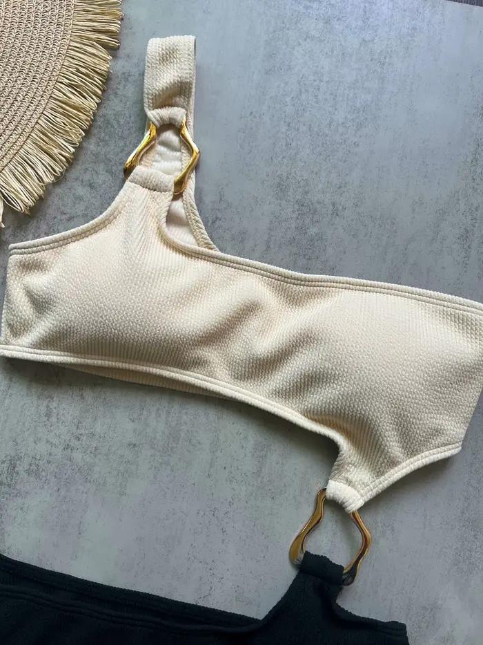 Maillot de bain une pièce asymétrique épaule dénudée - Coupe haute anneau métal femme